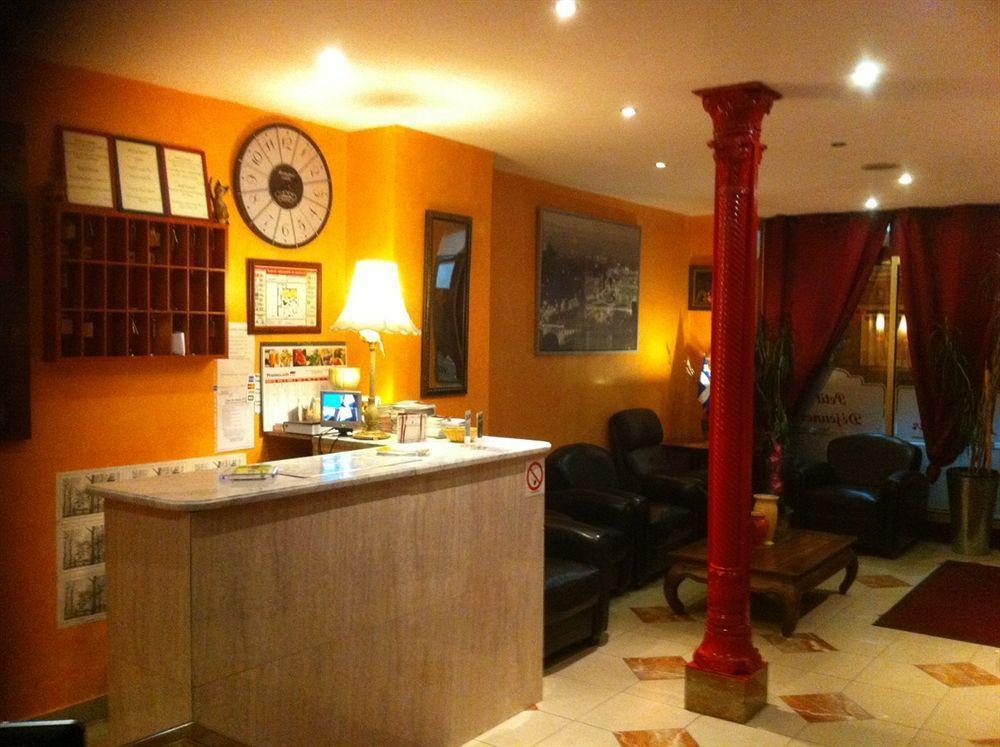 Hotel Le Pasteur ลา คูร์เนิฟ ภายนอก รูปภาพ